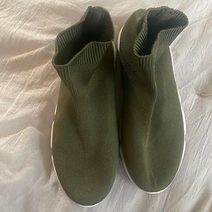 sock shoes